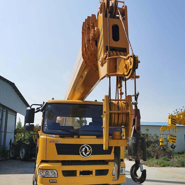 廠家出售 16噸隨車吊 東風(fēng)底盤吊車