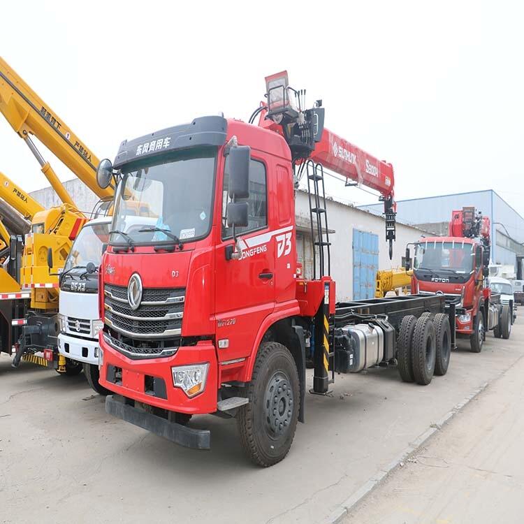 供應(yīng)12噸隨車吊 東風(fēng)12噸隨車吊價(jià)格 徐工操作室配置豐富