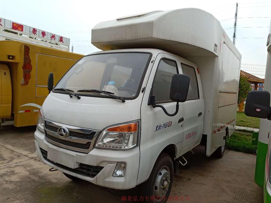 汽油流動(dòng)美食車(chē)流動(dòng)小吃車(chē)廠家