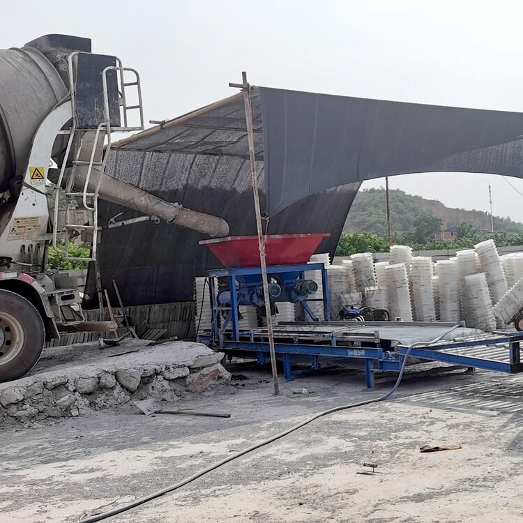 雙螺旋混凝土路沿石生產線 冠福 工程護坡預制塊布料機