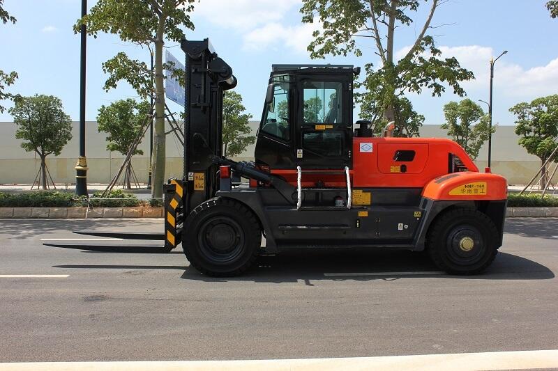 天然氣叉車生產廠家供應16噸LNG叉車18噸叉車