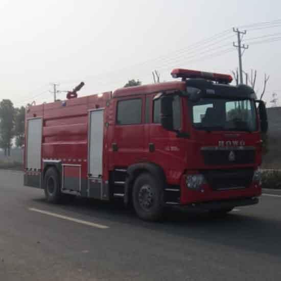 消防車價格,重汽豪沃8噸泡沫消防車,重型消防車