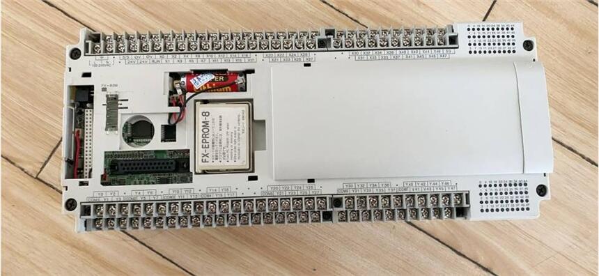 i12用PLC，型號(hào)FM-80MR