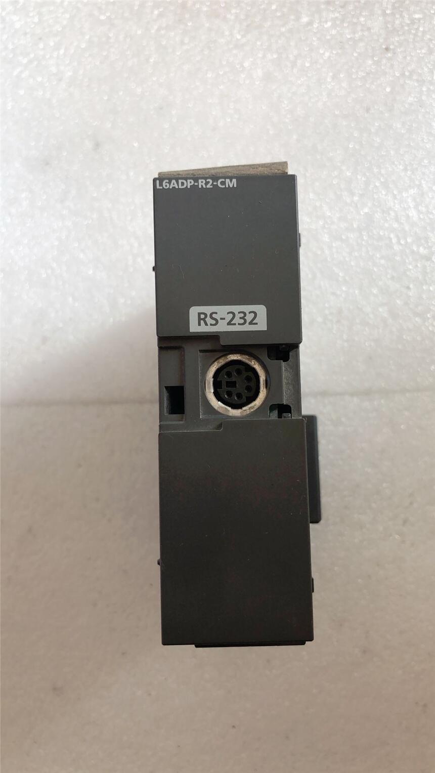 L6ADP-R2-CM 三菱L系列RS-232適配器模塊