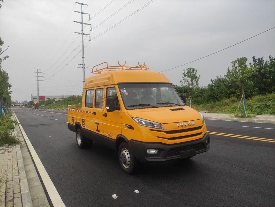 依維柯13座工程車 手動檔 自動檔 施工作業(yè)車