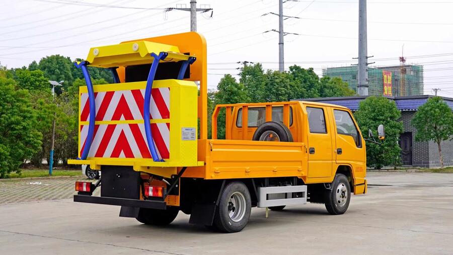 緩沖防撞車 藍(lán)牌防撞車 防撞緩沖墊加裝