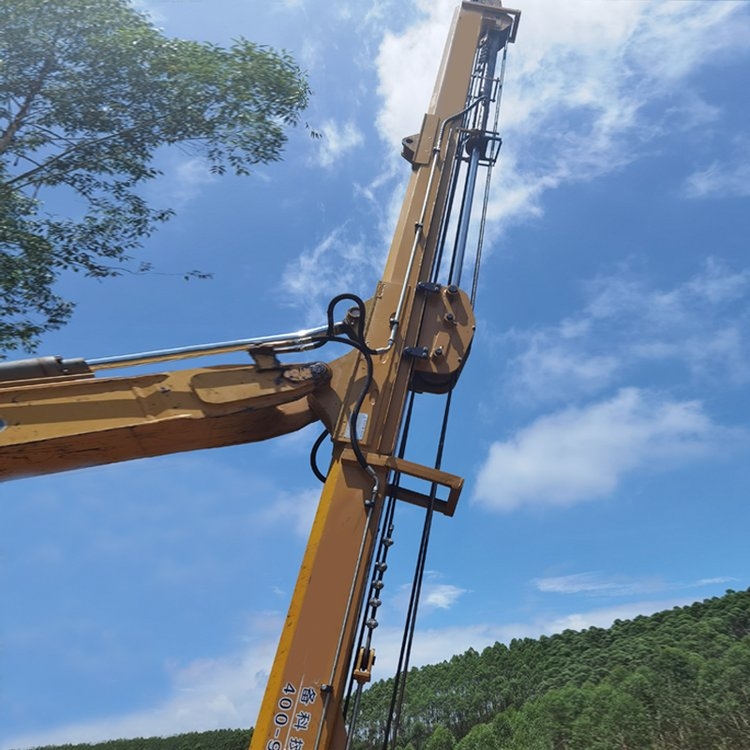 液壓伸縮臂拉山機(jī) 抓取木材拉山機(jī)廠家定制