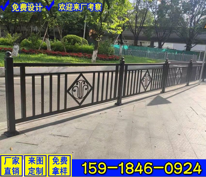 湛江人行道市政護(hù)欄 交通隔離欄桿廠家 公路防護(hù)圍欄