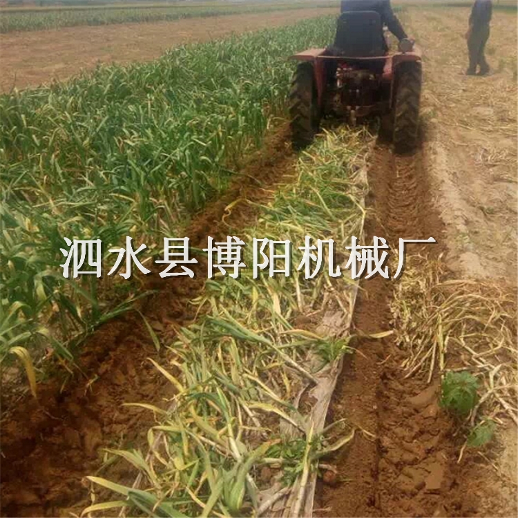 小型家用多功能手扶式大蒜收獲機(jī)簡(jiǎn)單操作自走式不壓大蒜挖蒜機(jī)