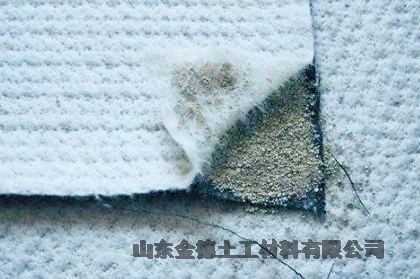 復(fù)合防滲墊低溫下易施工+膨潤(rùn)土毯每平方4.2Kg-甘肅1.5mm厚黑膜