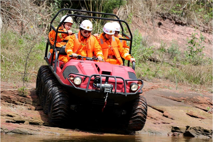 應(yīng)急救援水陸兩棲車廠家防汛搶險(xiǎn)水陸兩棲車價(jià)格水陸兩棲車性能