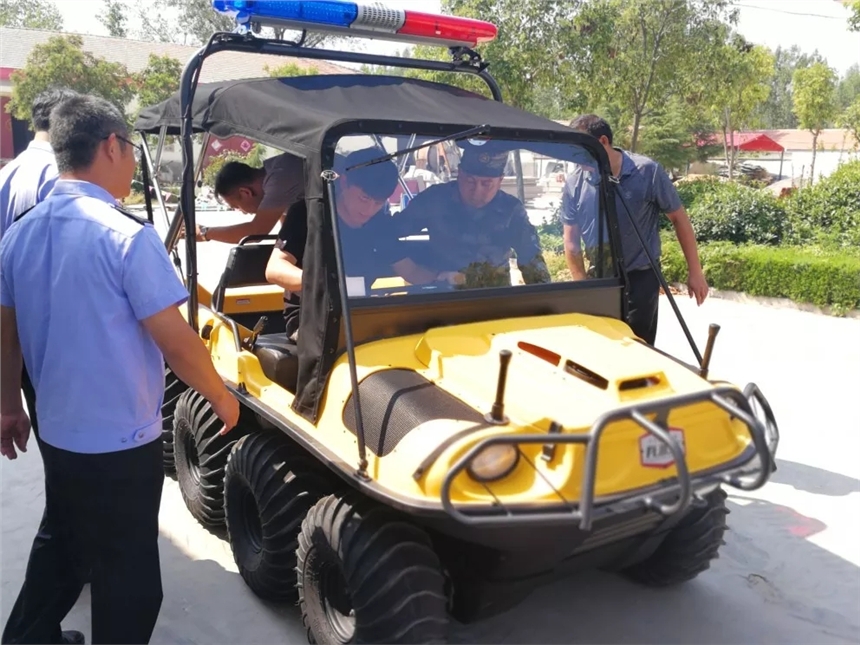 水陸兩棲工程車用途是什么？應(yīng)急搶險水陸兩棲車使用范圍介紹