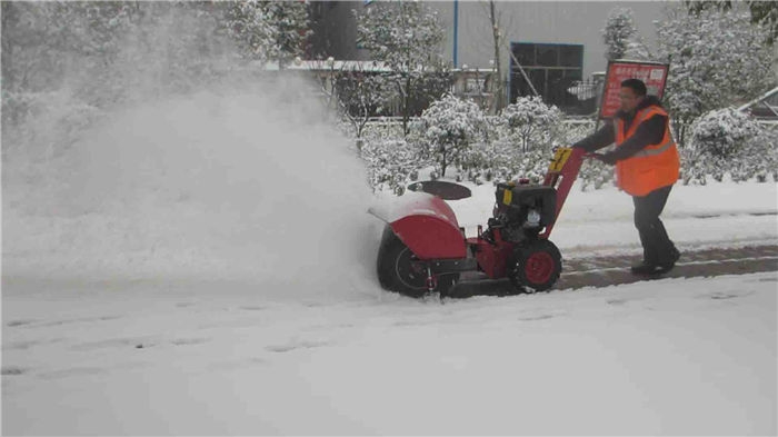 小型多功能除雪機(jī) 高密度高彈性鋼絲小型掃雪機(jī)除雪機(jī)的價(jià)格