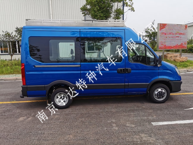 依維柯檢測車  A35檢測車 食品檢測車  宣傳服務(wù)車