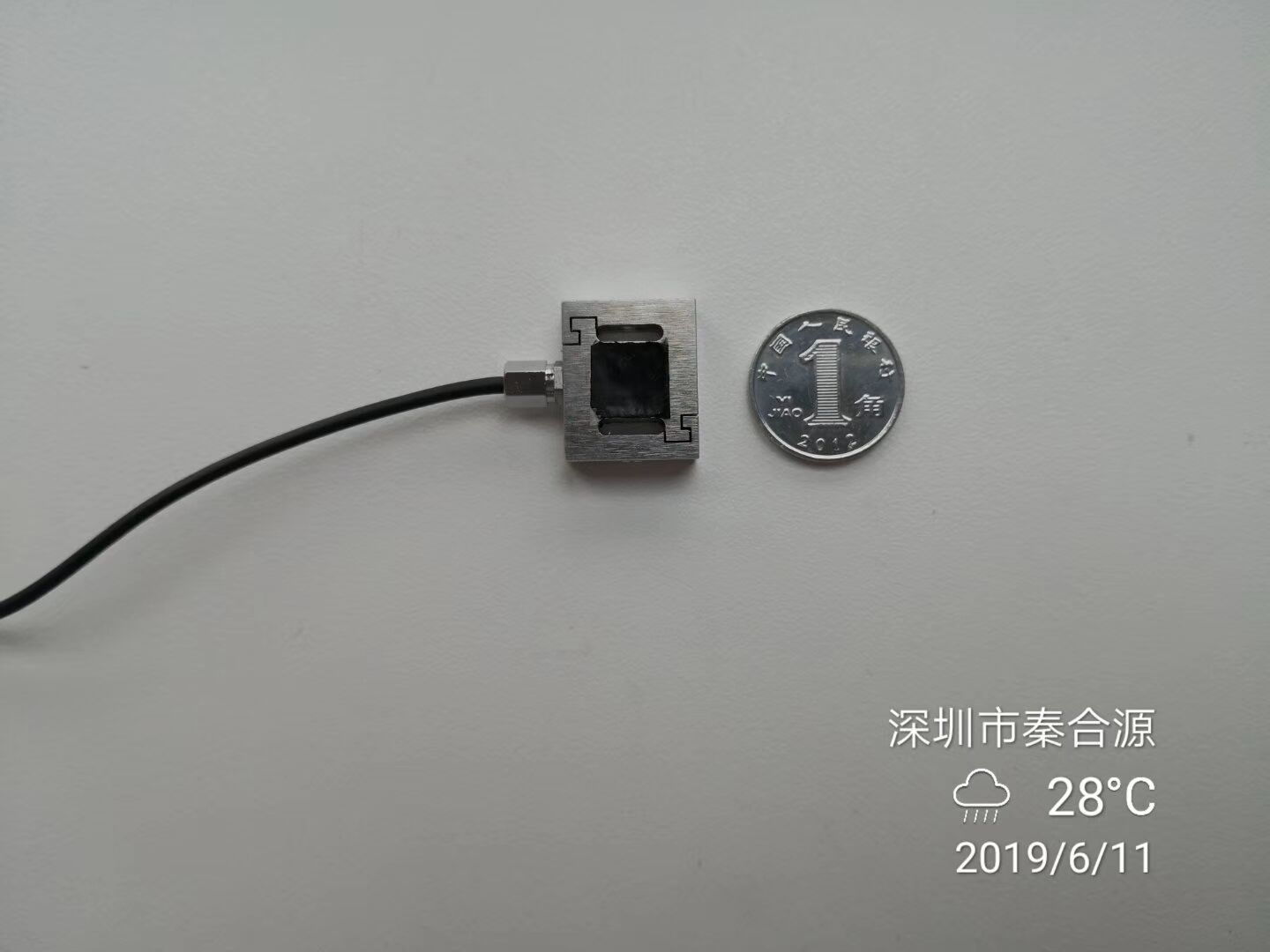 微型測(cè)力傳感器廠家500N 1000N小尺寸壓力傳感器雙螺桿膜盒式可定制