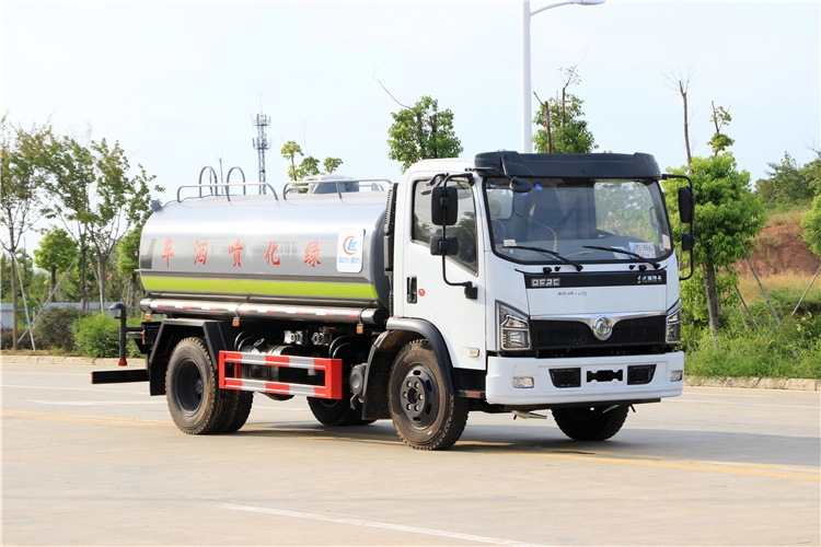 興義灑水車哪里有賣_9噸灑水車_東風(fēng)礦用灑水車定金發(fā)車