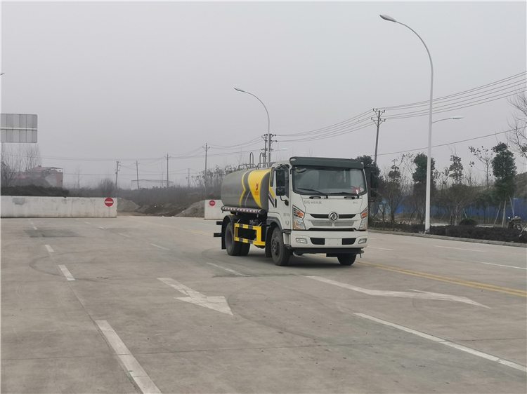 三門峽灑水車哪里有賣_三門峽灑水車廠家價(jià)格_大量灑水車現(xiàn)車