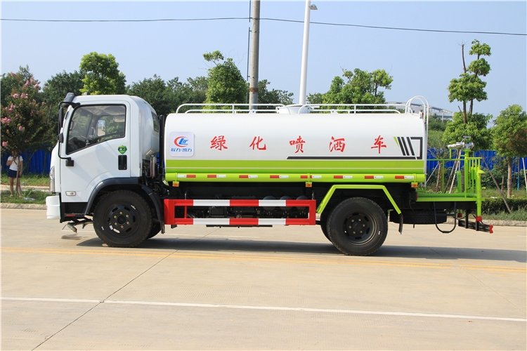 沙河灑水車(chē)哪里有賣(mài) 灑水車(chē)銷(xiāo)售點(diǎn)