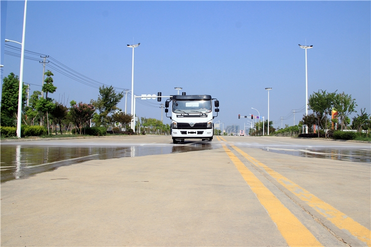 穆棱灑水車哪里有賣 灑水車銷售點(diǎn)