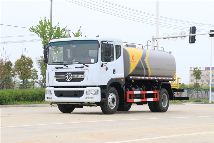 龍海灑水車哪里有賣_灑水車廠家銷售點_免購置稅