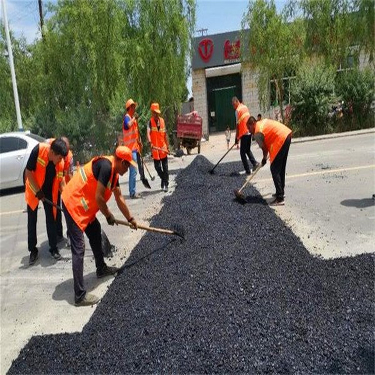 型號LB10道路瀝青冷補料\/市區(qū)改性冷補混凝土\/瀝青砂攤鋪事項