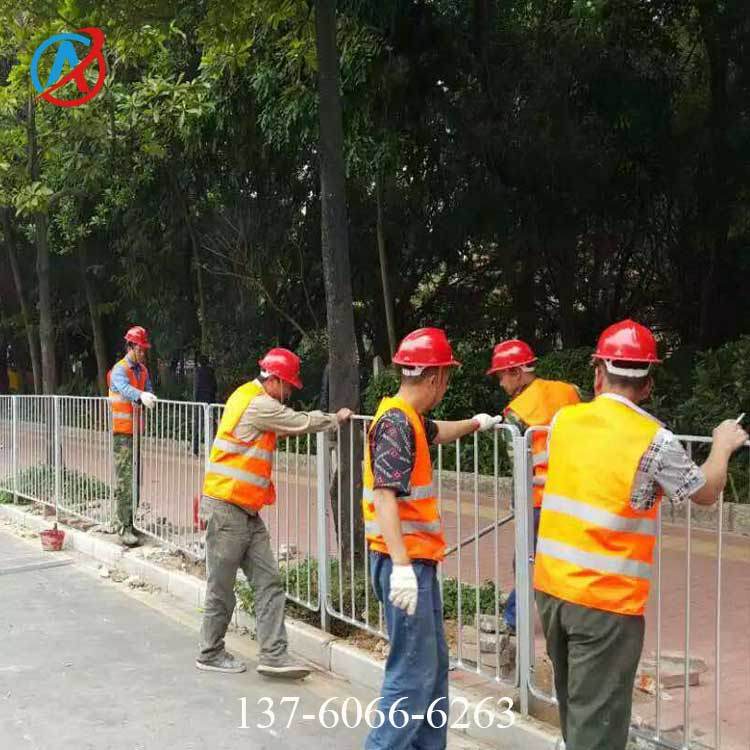 街道隔離柵欄市政交通欄桿安裝人行道路護欄圖片