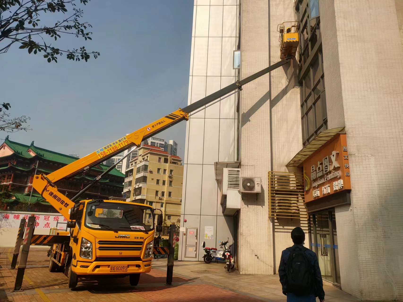 高空車出租廣州升降車租賃可天租月租高度類型齊全隨時(shí)發(fā)車