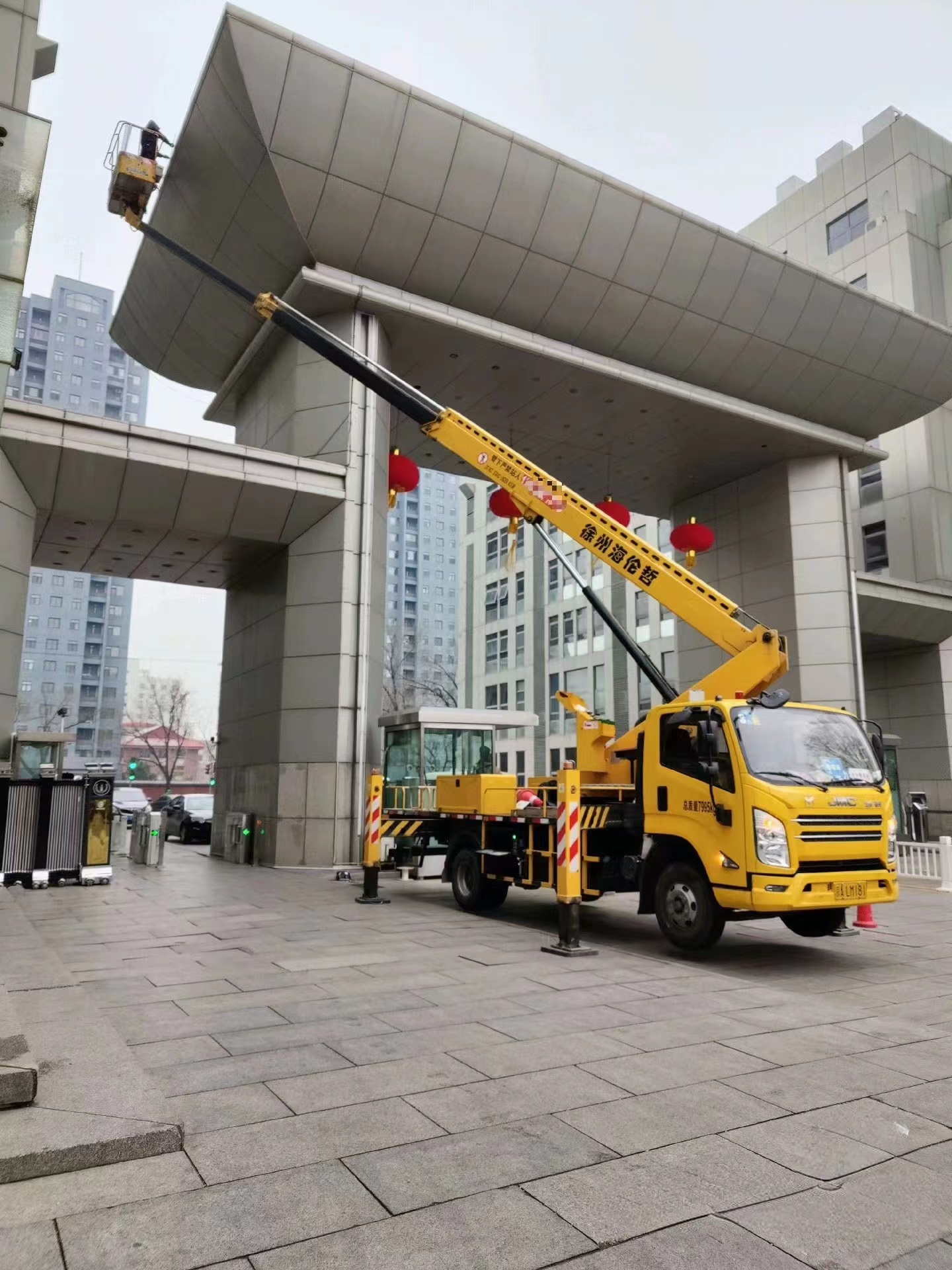 祥順機械各類高空車云梯車路燈車租賃大小型吊車出租專業(yè)服務