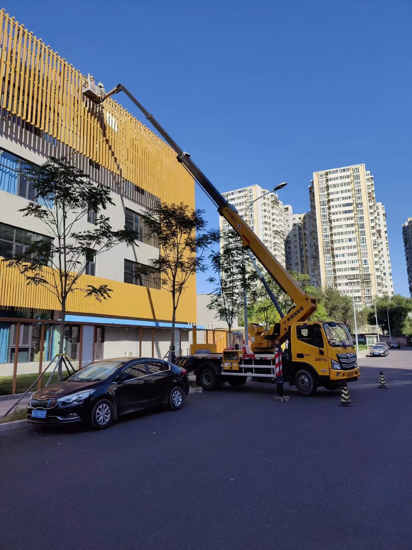 從化廠房維護(hù)載人升降車出租祥順外墻刷白登高路燈車租賃就近派車