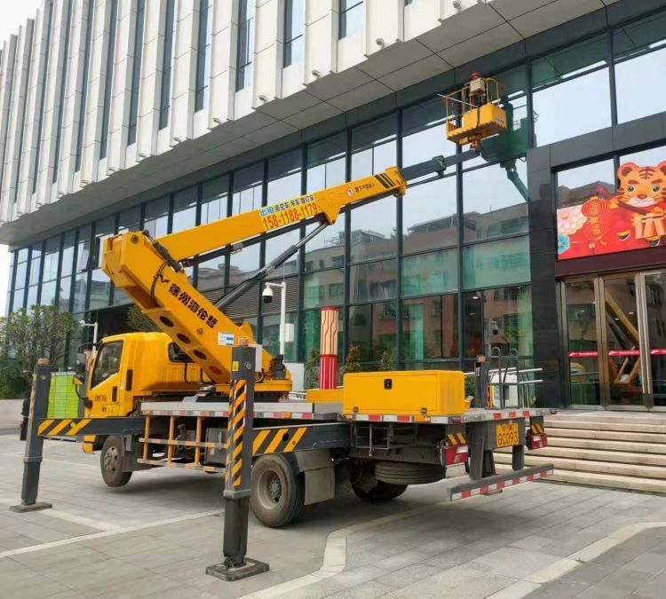 伸縮臂式高空作業(yè)平臺高空作業(yè)車出租性能靈活質(zhì)量保障