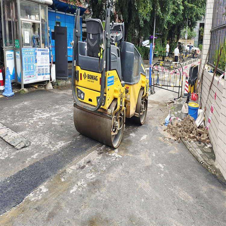 中恒工業(yè)園瀝青改造承包沙井道路管溝修復(fù)瀝青冷補(bǔ)料修補(bǔ)