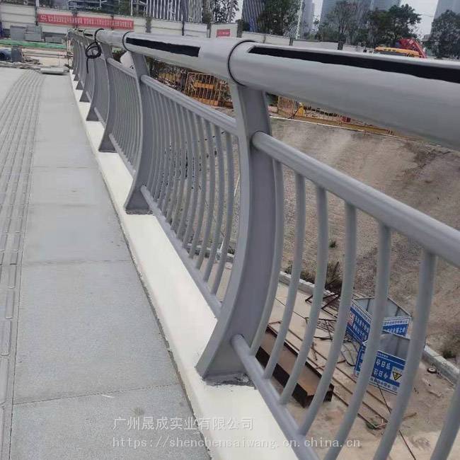 景觀道路圍欄廠深圳公路防護(hù)欄惠州甲型河道隔離柵