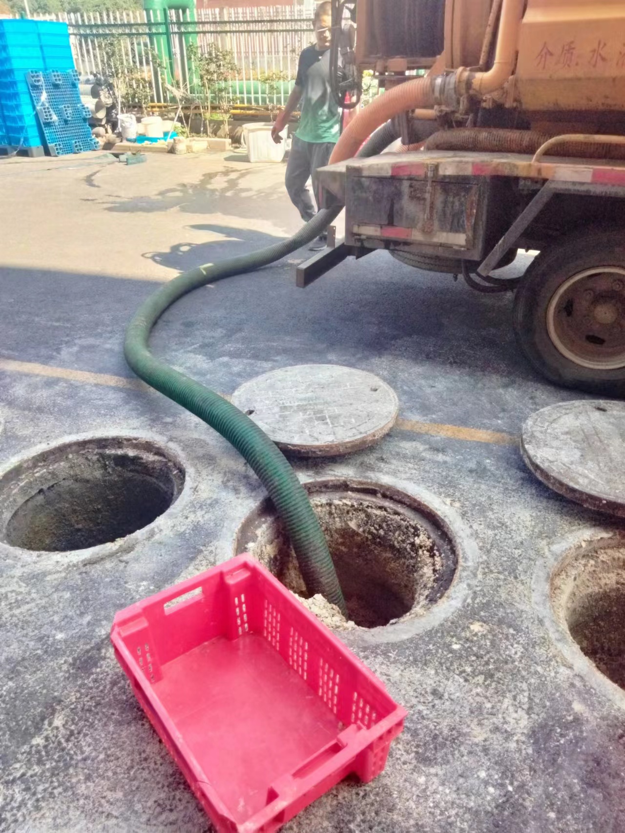 疏通管道堵塞清洗吸污車清理污水池清理化糞池抽污泥污水