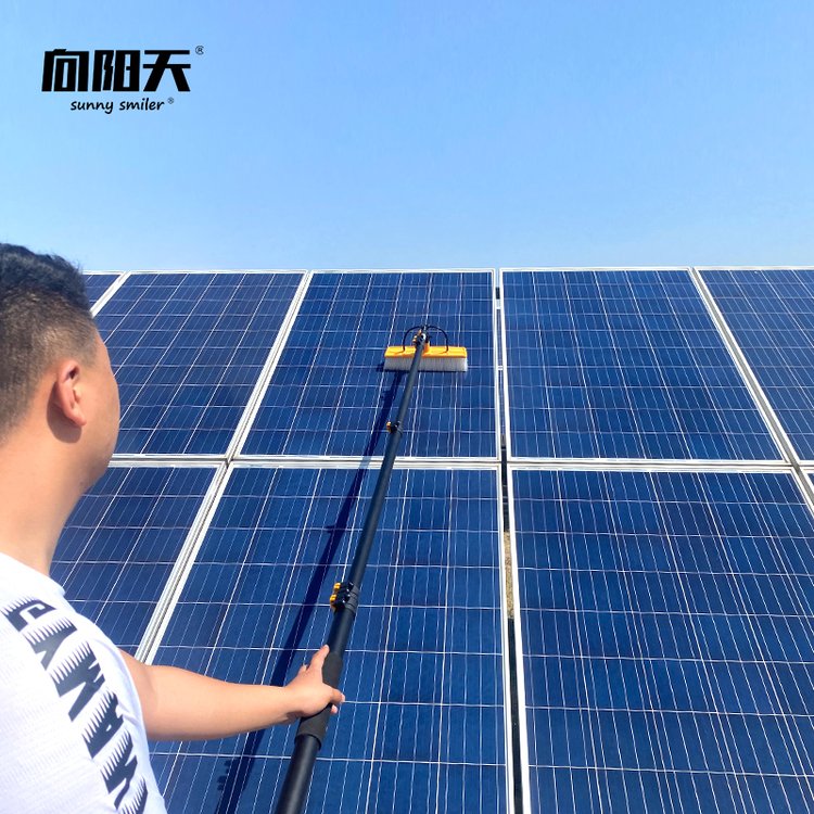 向陽天光伏板清洗通水刷太陽能發(fā)電板噴水刷光伏專用工具刷子