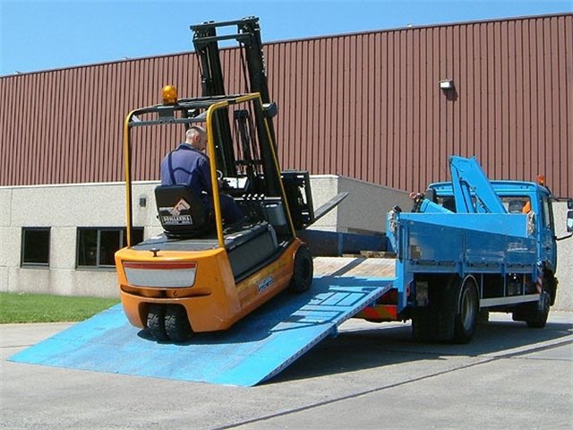 車載折疊式登車橋分體式裝箱裝卸平臺集裝箱裝車橋移動卸貨平臺