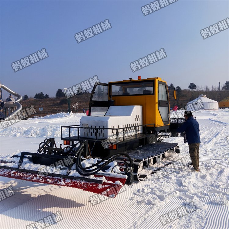 出售睿泰多種山地爬坡雪地平雪車道路冰雪鏟雪機(jī)360度履帶碎雪