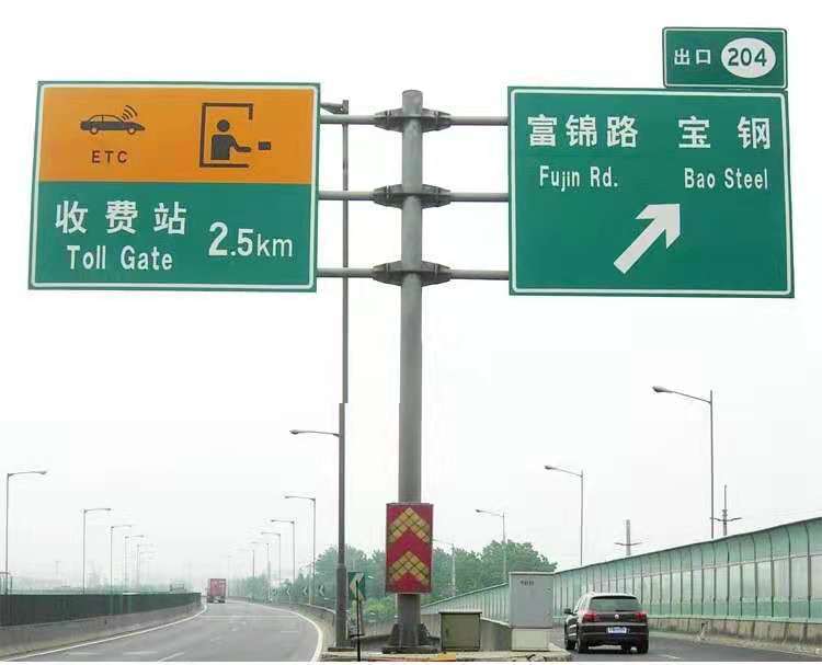 交通道路公路標(biāo)志桿信號桿批發(fā)廠家在線定制