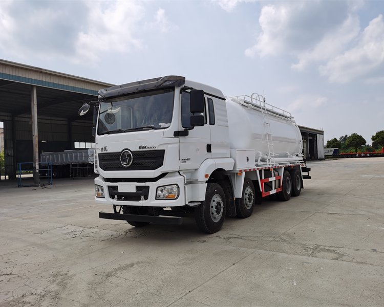 國(guó)六油田專用灰罐車前四后八上置空壓機(jī)下灰車