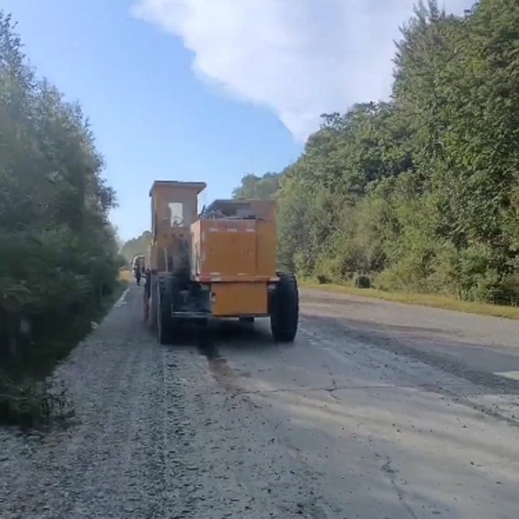 水泥路面共振碎石化技術(shù)?共振破碎機(jī)巨盛機(jī)械廠家