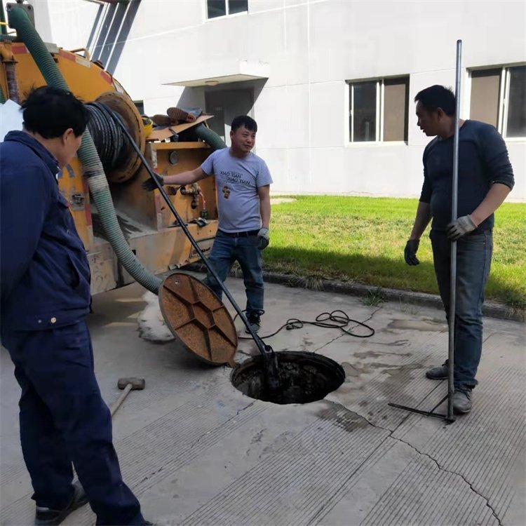 江寧區(qū)陸郎市政管道疏通\/疏通污水管道\/清理化糞池24小時