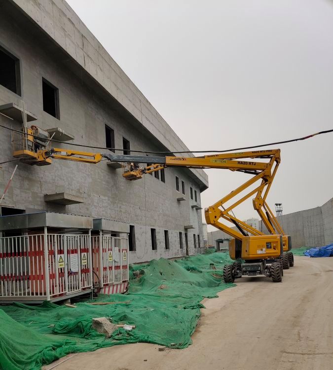 升降平臺，曲臂車，高空作業(yè)平臺自行剪叉式,移動式