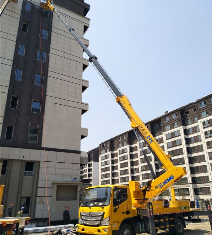 登高車斗臂車搖臂車出租設備高空作業(yè)車兆豐澤科技