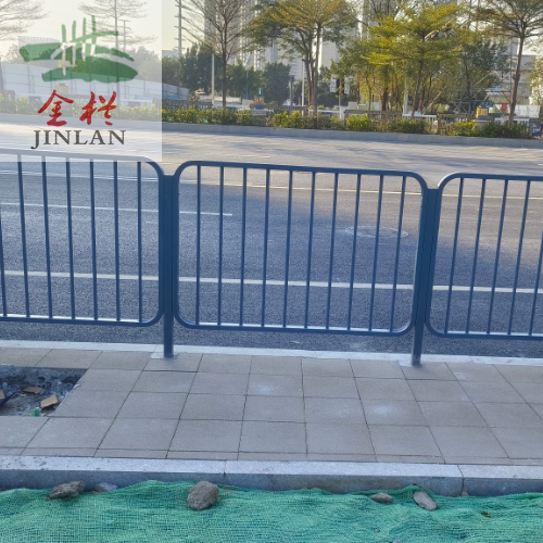 金欄大瀝人行道護(hù)欄市政道路機(jī)非隔離欄桿生產(chǎn)安裝一站式服務(wù)工廠