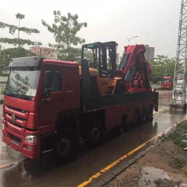 深圳中心區(qū)吊車出租荷坳工廠搬遷搬運寶安吊車搬運出租