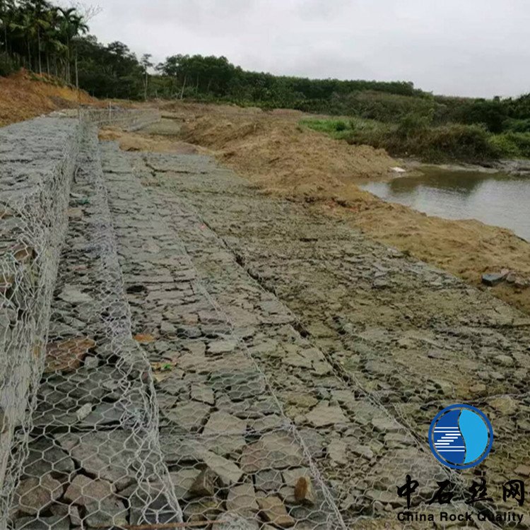 中石鍍鋅固濱籠防洪護(hù)岸固濱石籠擋墻PVC覆塑實(shí)體廠家