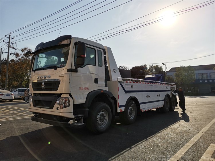 重汽豪沃前四后八拖吊連體清障車一拖一救援拖車優(yōu)惠價支持分期