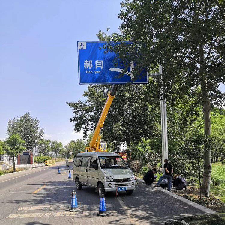 交通安全標(biāo)志桿高速道路指示桿噴塑工藝防腐蝕性強(qiáng)