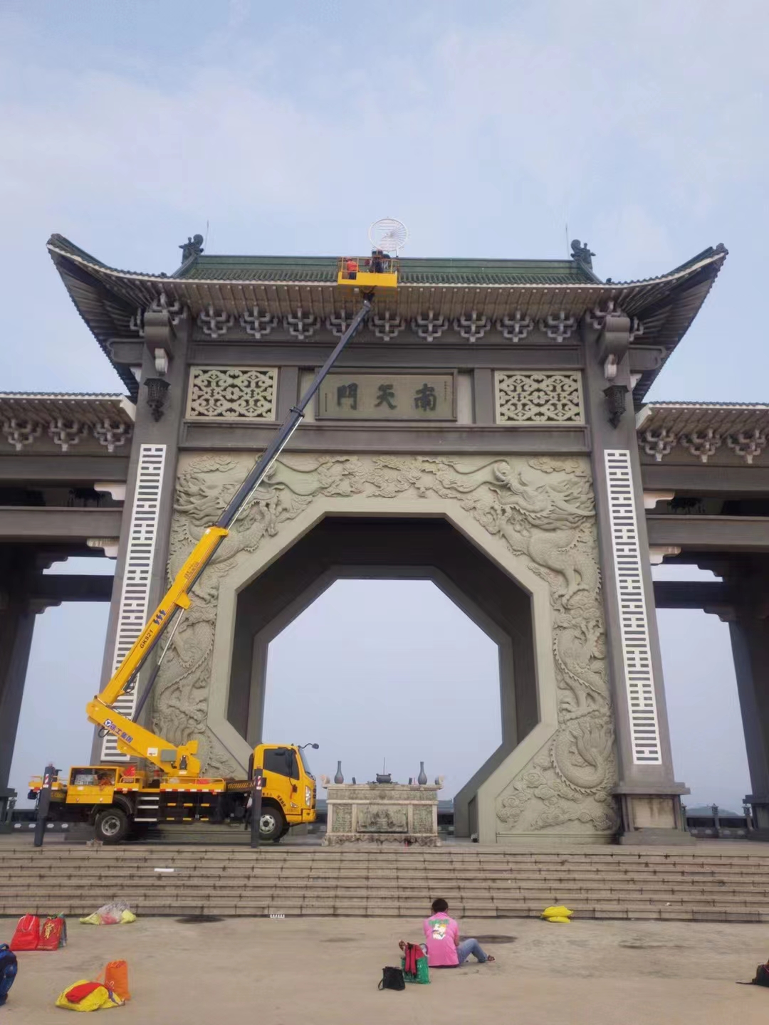 祥特高空作業(yè)車出租22米曲臂登高車車載升降車租賃