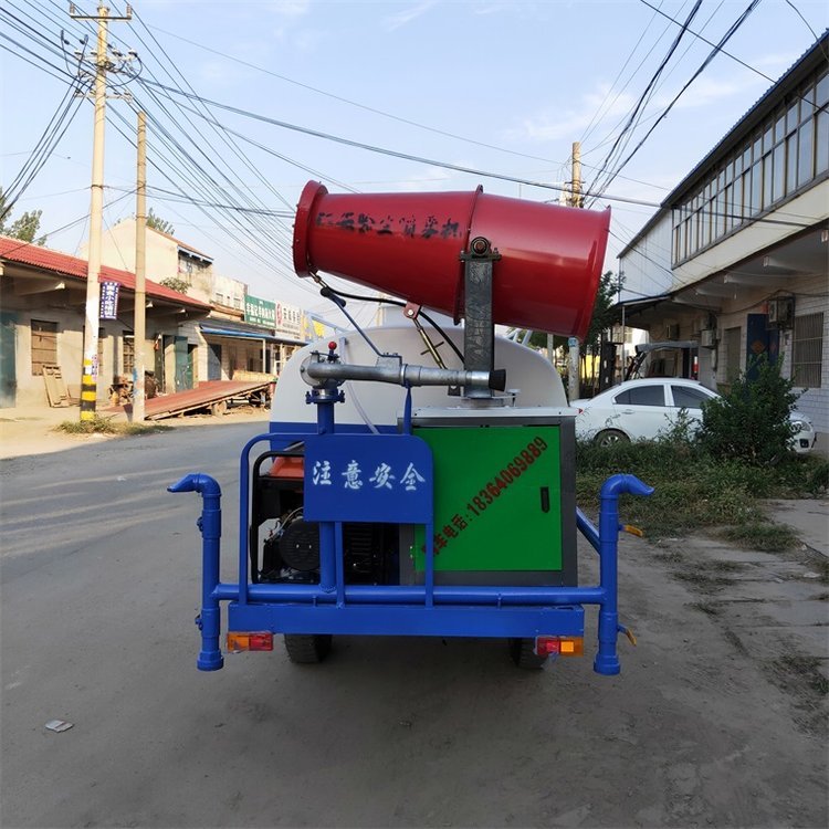 福田三輪灑水車送車上門晟宇環(huán)衛(wèi)帶霧炮的灑水車品牌型號(hào)