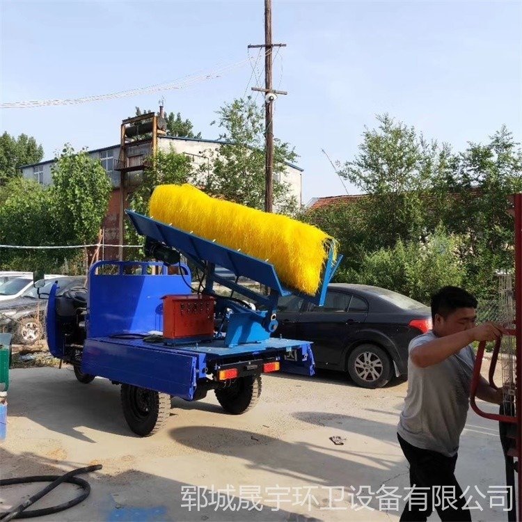 山東現(xiàn)車出售柴油三輪圍擋清洗車小型圍擋清洗車施工圍擋板清洗機晟宇廠家直銷